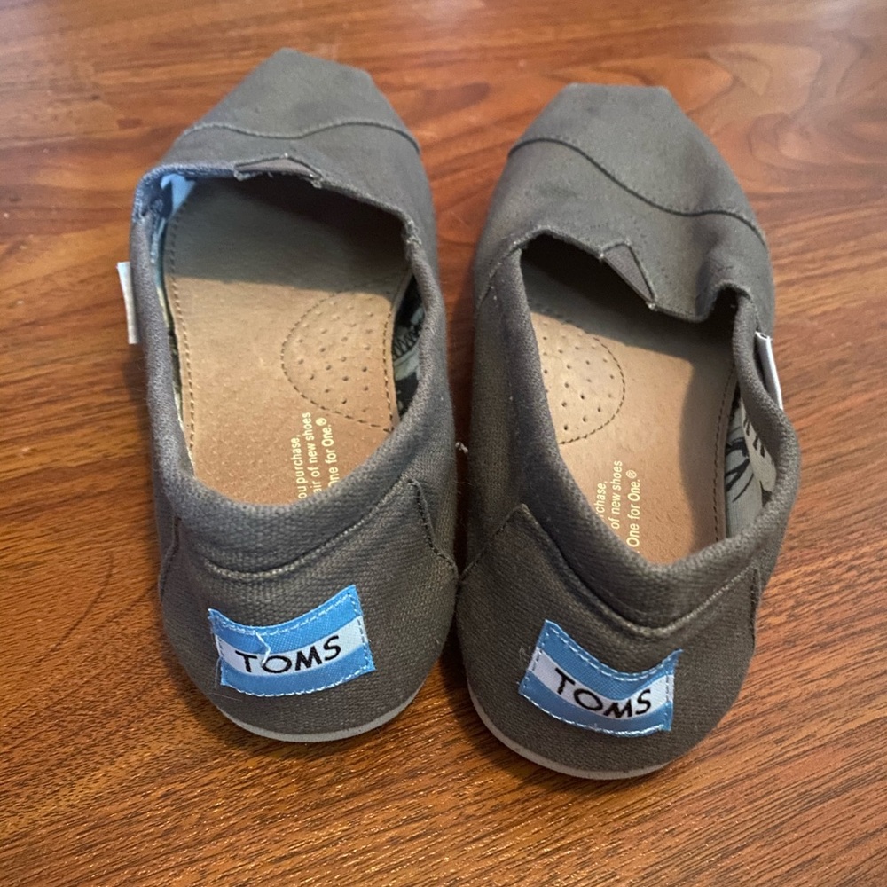 Toms shoes